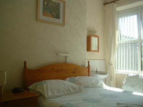 Wavecrest Hotel Holyhead Ngoại thất bức ảnh